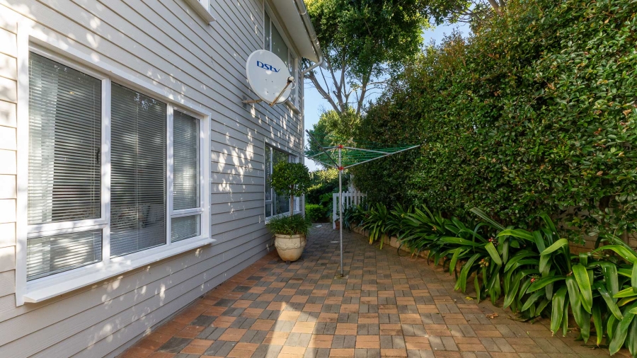5 Bedroom Property for Sale in Outeniqua Strand Western Cape